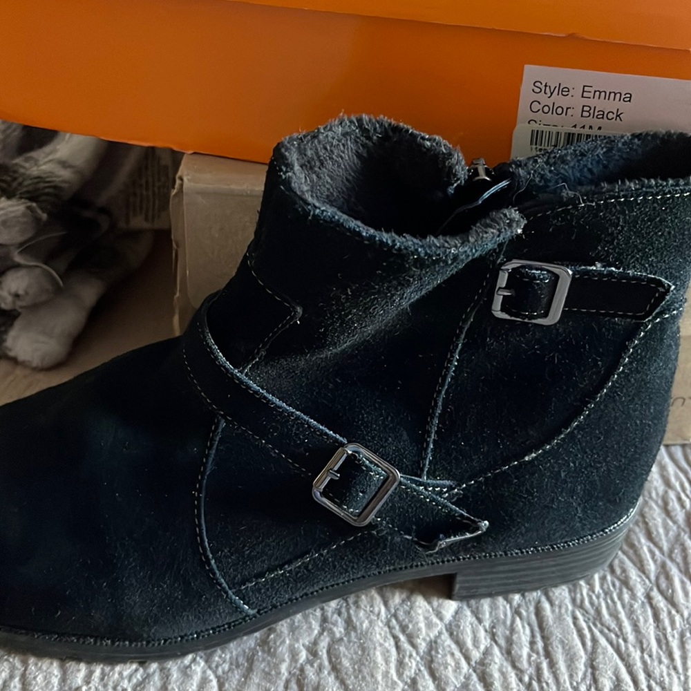 Black suede winter boots Sporto